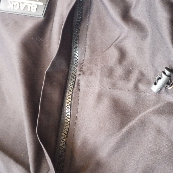 "Black" Cargo Pants , Removable Legs , Waist Approx 15 1/2 Inches Across - Picture 8 of 13